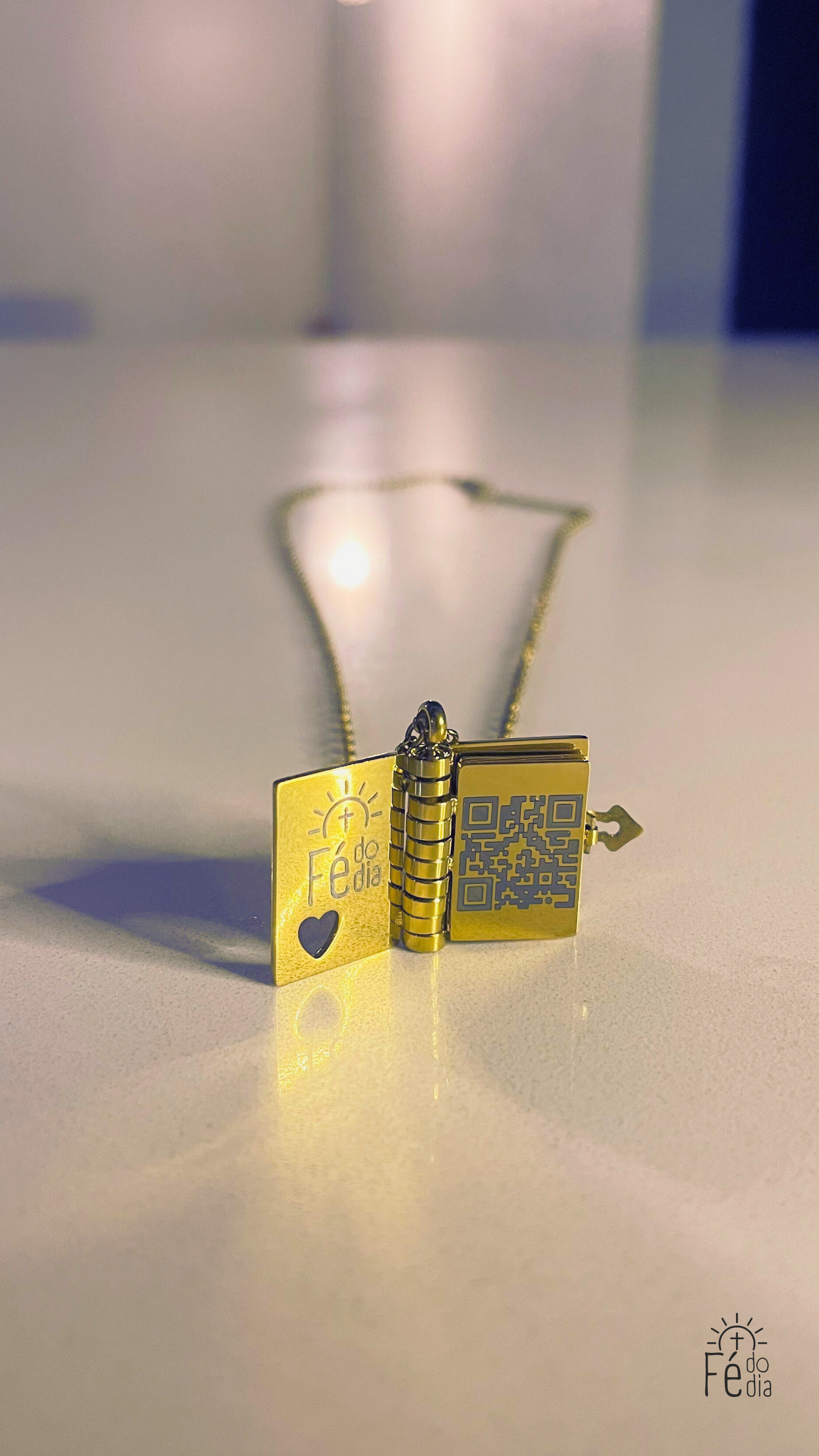 Pingente Feminino - Bíblia