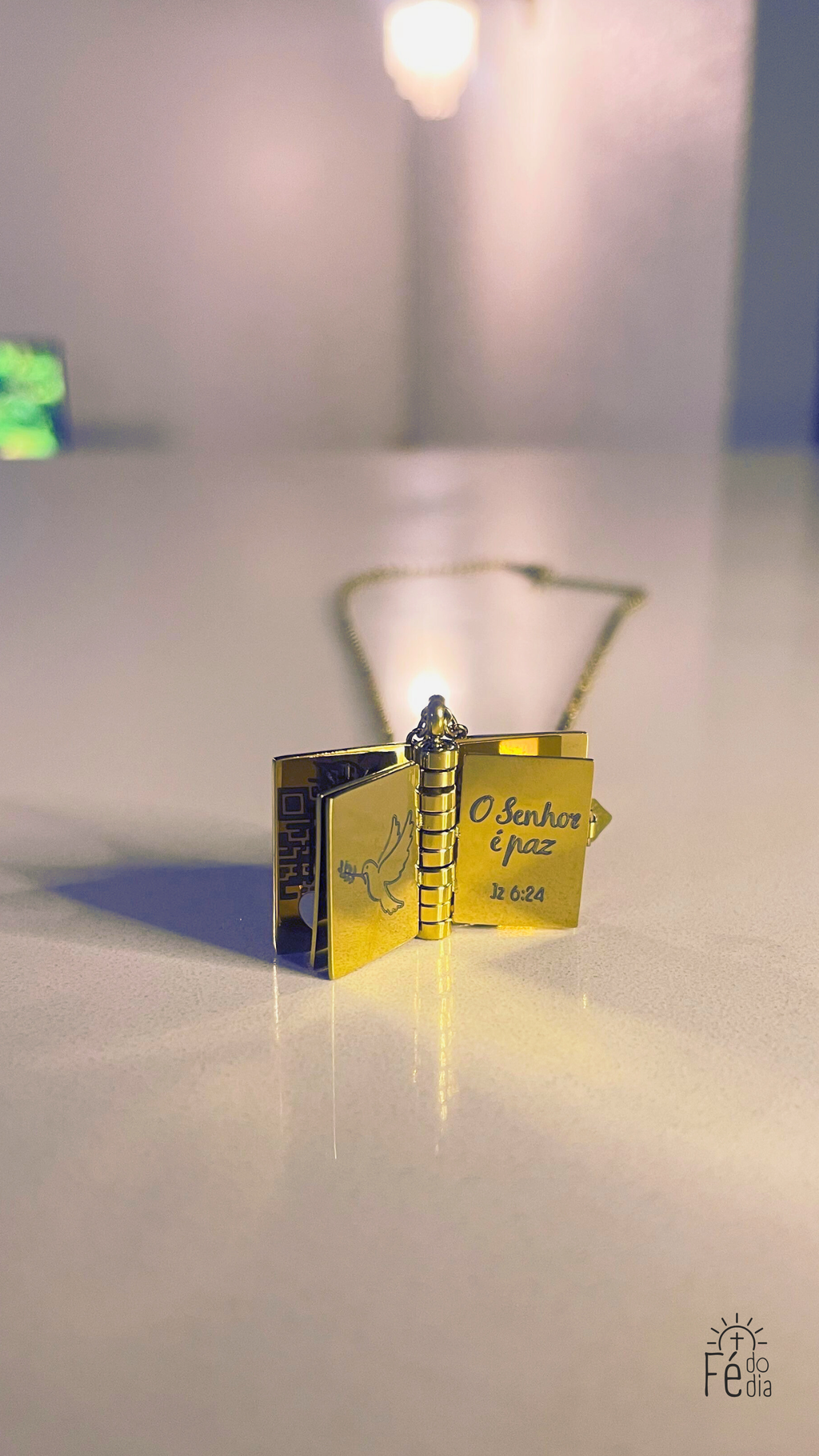 Pingente Feminino - Bíblia